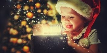 Дети просто обожают праздники. Они даже могут не понимать смысл торжества, но слово «праздник» приводит несомненно каждого ребенка в восторг.
