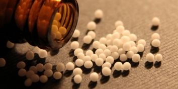 Комиссия Российской Академии наук по борьбе с лженаукой официально объявила гомеопатию антинаучным методом лечения.

