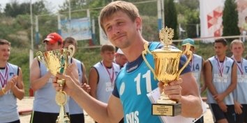 Краснодарский клуб «Екатеринодар» стал 3-кратным чемпионом Кубка европейских чемпионов по пляжному гандболу, который прошел на Канарских островах.