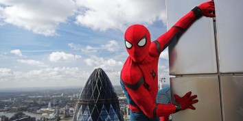 Глава компании Sony Pictures Тони Винчикерра заявил, что пока для Человека-паука закрыта дверь в киновселенную Marvel. Об этом сообщает издание Variety.